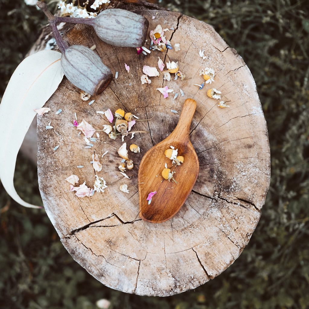 Handcrafted Leaf Scoop image 0