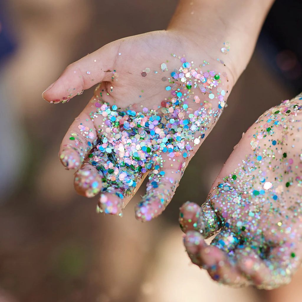 Glimmering Glitter image 0