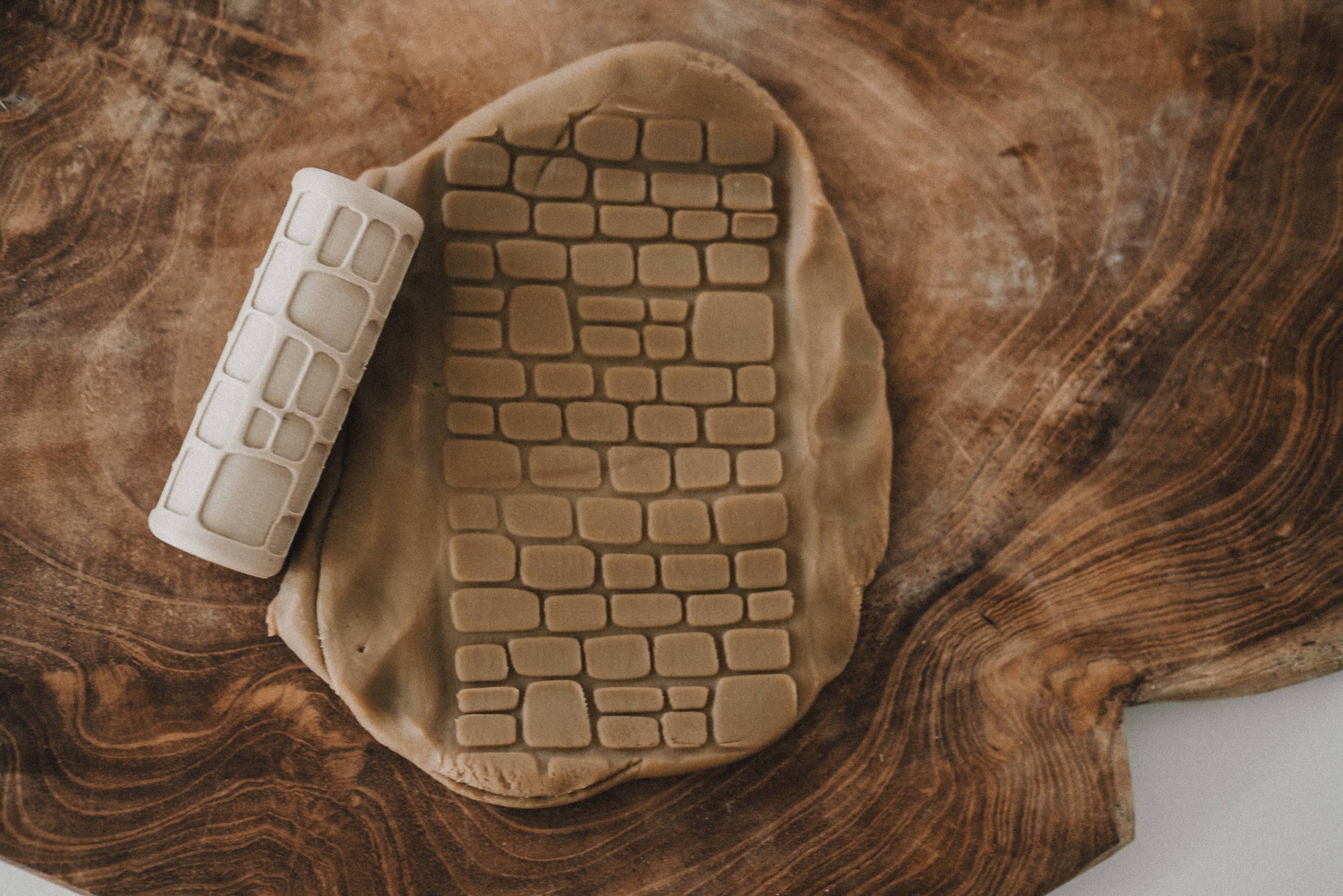 Cobblestone Path Roller - Pattern Playdough Roller